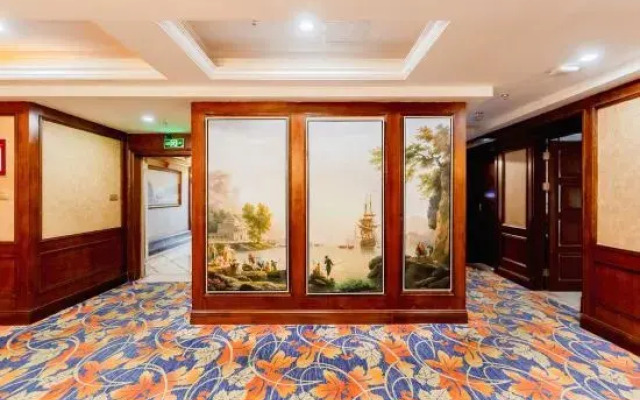 Chengdu French Theme Gold Palace