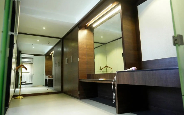 Lumbinis Grand Hotel