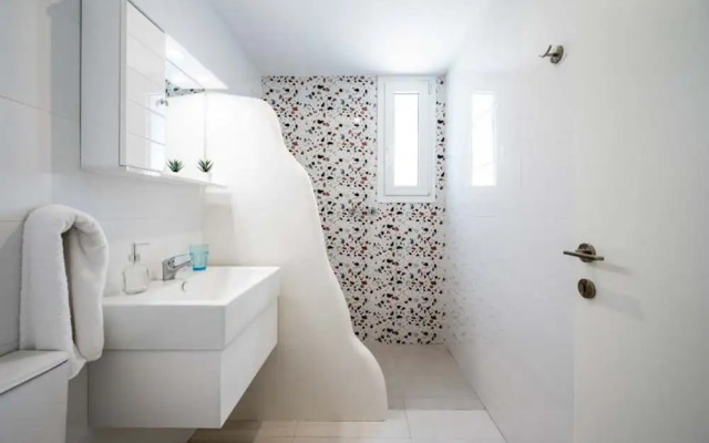 Xenos Villa 6 With a Private Pool Near the sea