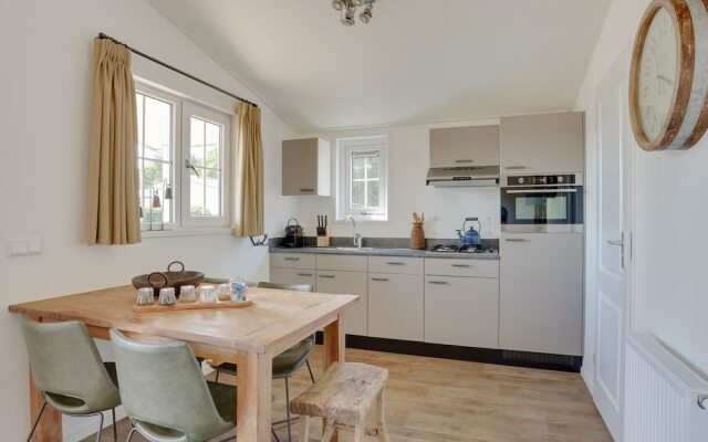 Bungalow With a Terrace at Bedafse Bergen