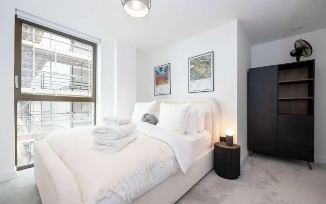 Supernova Suite City Views