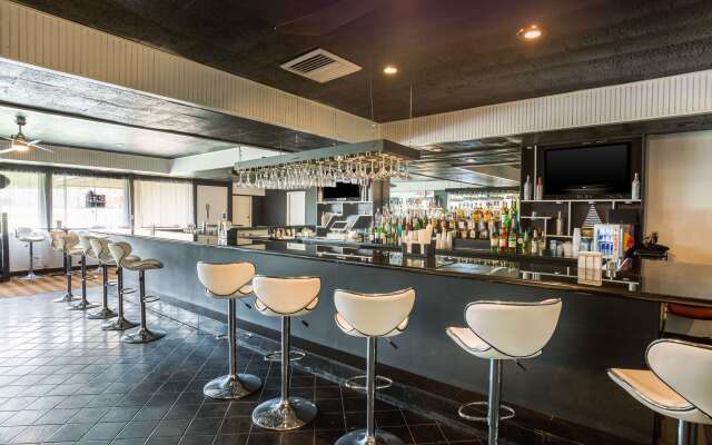 Clarion Inn & Suites Stroudsburg - Poconos