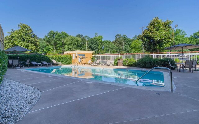 SureStay Plus Hotel by Best Western Durham Medical Center