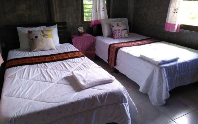 Baan Suan Rabieng Tung @ Doi Lo