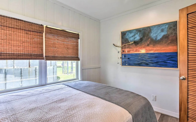 Breezy Surfside Beach Home w/ Deck: Walk to Beach