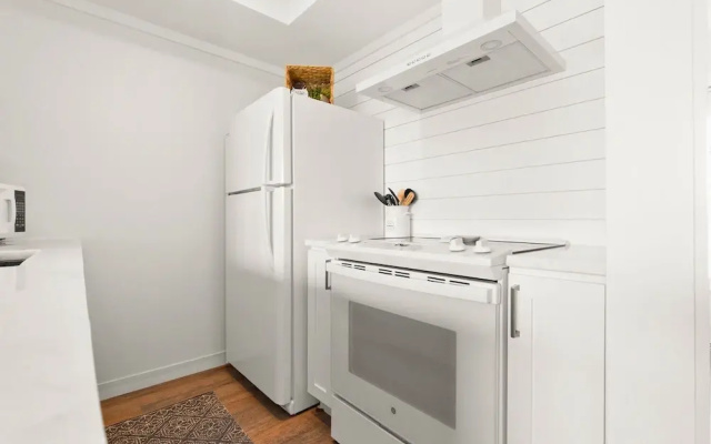 Hoosier Holiday 1 Bedroom Condo by RedAwning