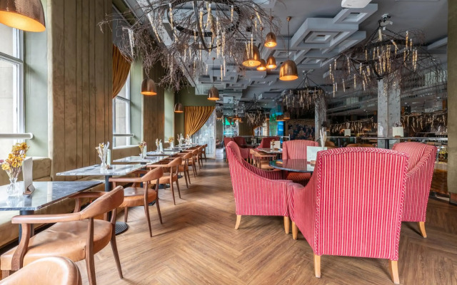 Sir Thomas Hotel