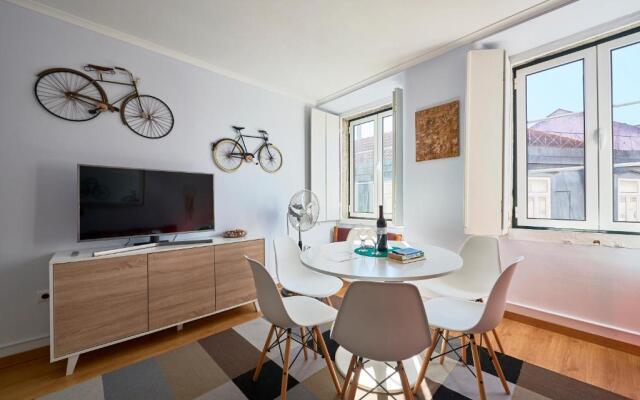Aesthetic Riverview Apartment in Historical Lisbon