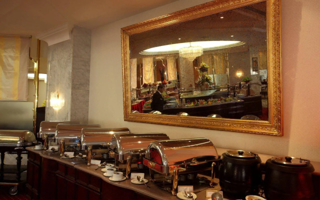 Radisson Blu Hotel and Convention Center, Riyadh Minhal