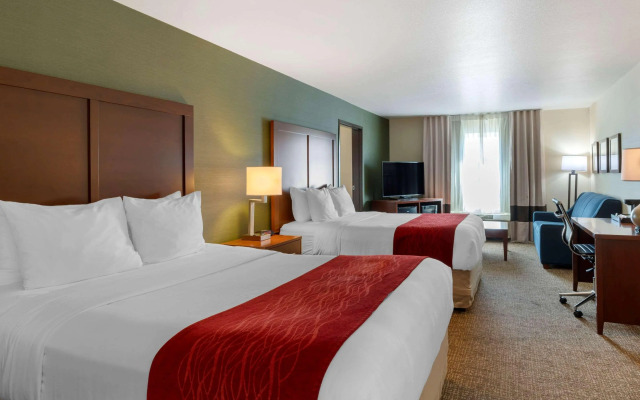 Comfort Inn & Suites Salem Northeast