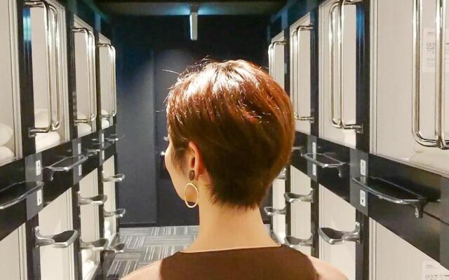 Leo Yu Capsule Hotel Nishifunabashi