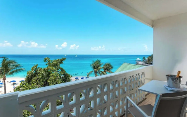 Royal Islander Resort La Plage