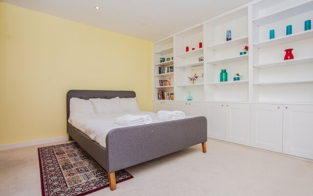 Spacious Quiet Mews House Near Angel