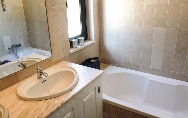 Stunning Home in Silves With Wifi and 4 Bedrooms