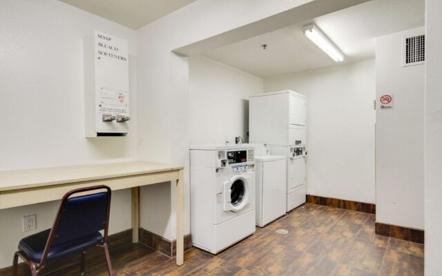 Motel 6 Montgomery, AL - Airport