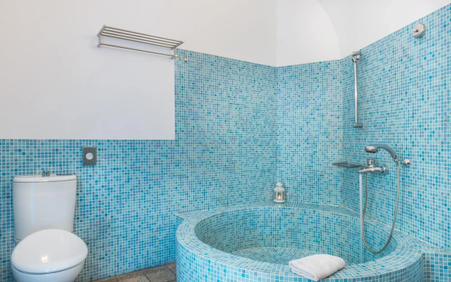 Pantelia Suites