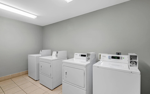 Comfort Suites Savannah Gateway I-95