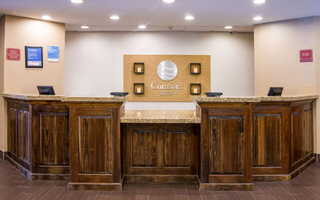 Clarion Hotel & Suites Hamden - New Haven