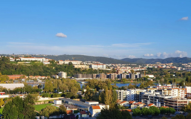 Coimbra's Black & White