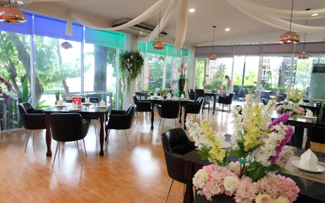 Grand Hill Resort and Spa