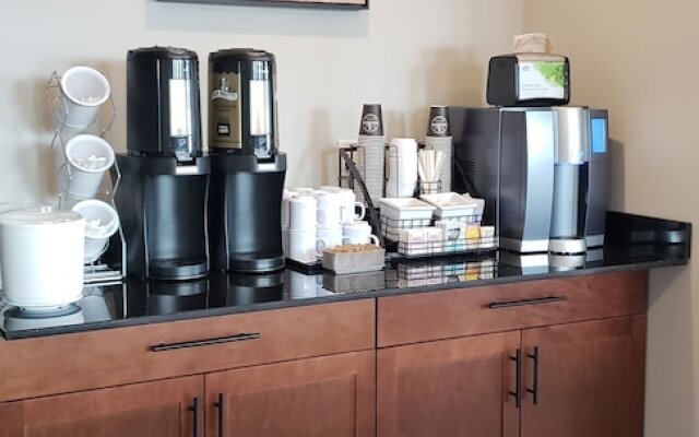 Super 8 By Wyndham Kelowna Bc