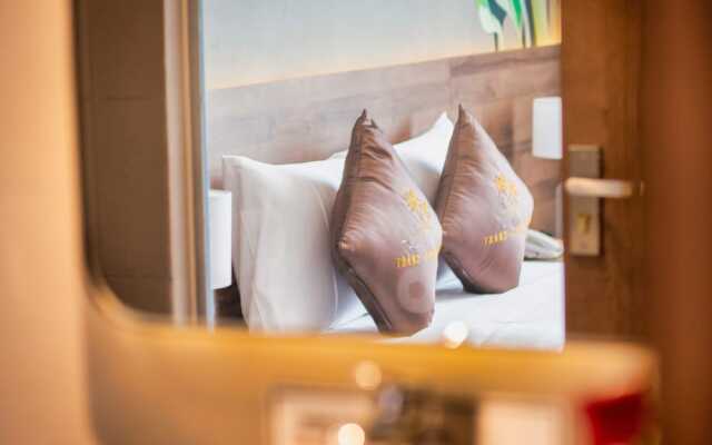 Thanh Long Hotel