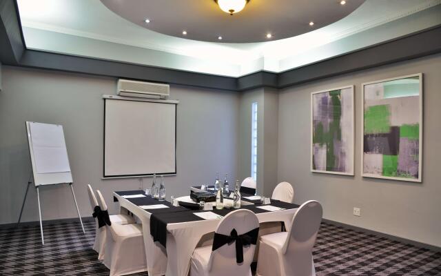 Holiday Inn Johannesburg Airport by IHG