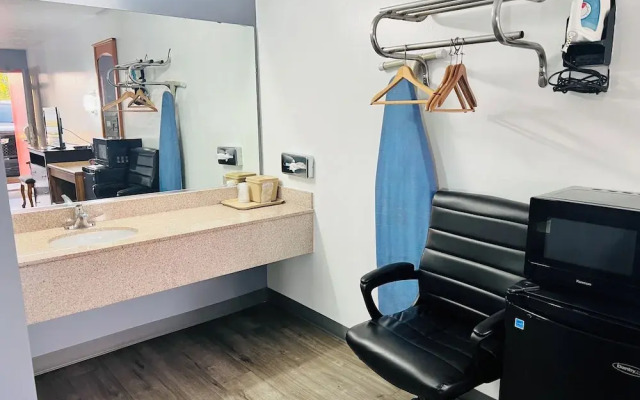 Relax Inn