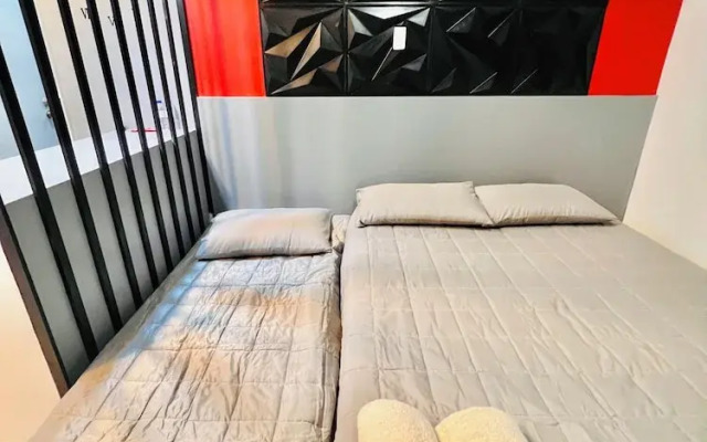 Hubomoto People's Suite