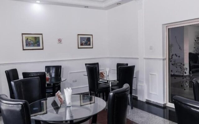 Bristlecone Suites & Apartment