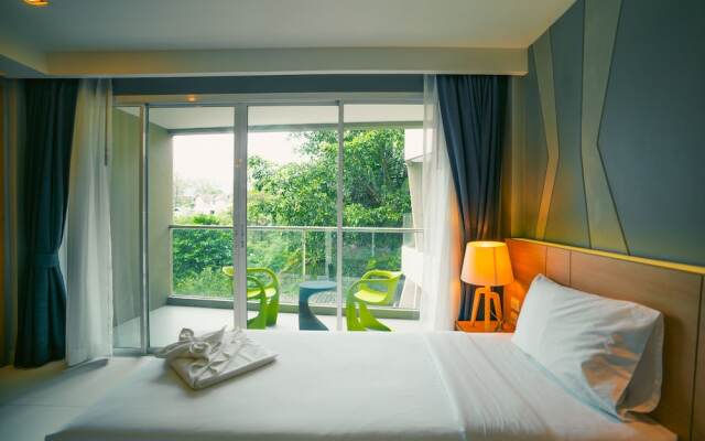 Mad Monkey Phuket