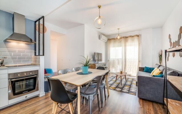 Trendy Central Apt With Small Parking And Terrace