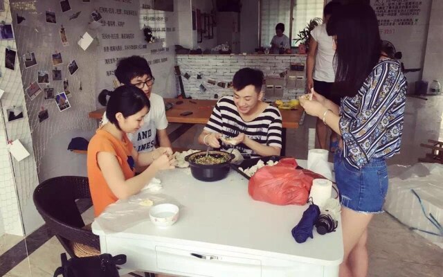 Beihai SHANSHANG See Sun Youth Hostel