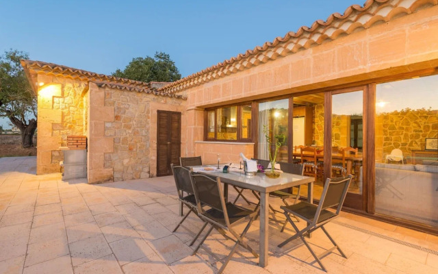 Can Dato in Inca With 2 Bedrooms and 2 Bathrooms