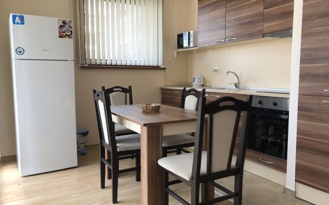D&C Apartments in Garden of Eden