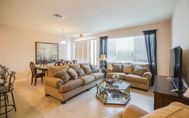 5135 Compass Bay