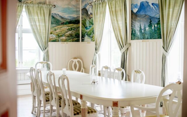 Dale Gudbrands Gard by Frichs