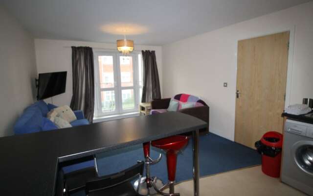 Central Apartment by Cardiff Holiday Homes