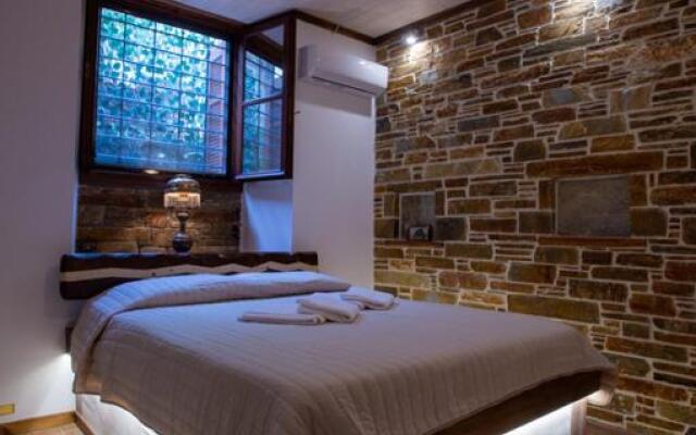 The Backyard Fisherman's House