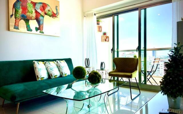 Suite Deluxe 1 bed, city OceanView, pool,Saune,Gym