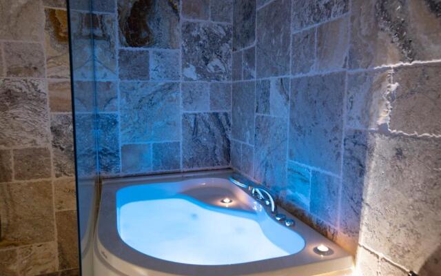 Medusa Cave Hotel