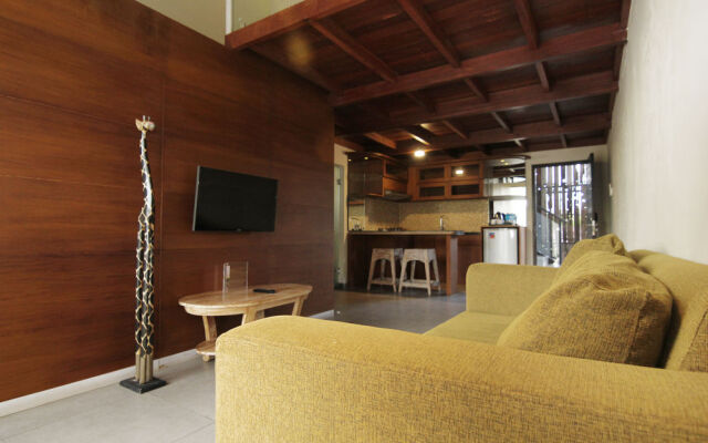 艾里巴厘岛水明漾克罗波坎乌玛拉斯克雷钦 8 号高级酒店(Airy Premier Seminyak Kerobokan Umalas Klecung 8 Bali)