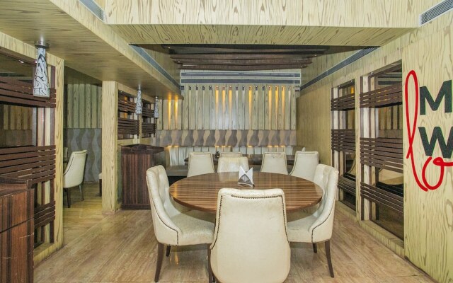 R D Suites A Business Hotel