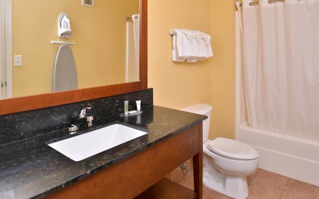 Douglas Inn And Suites