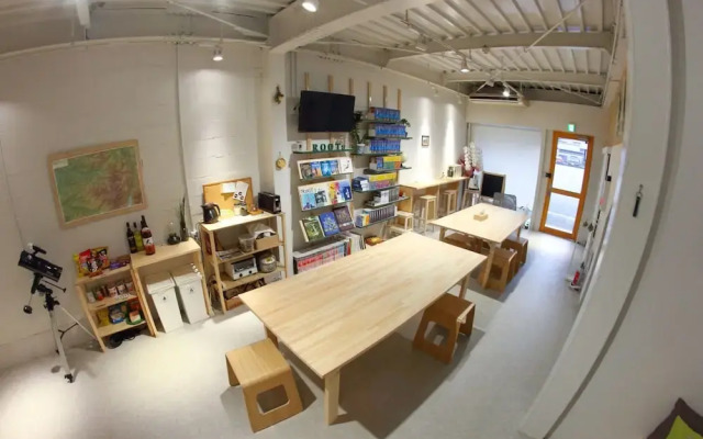 Travelers' house ROOTs - Hostel