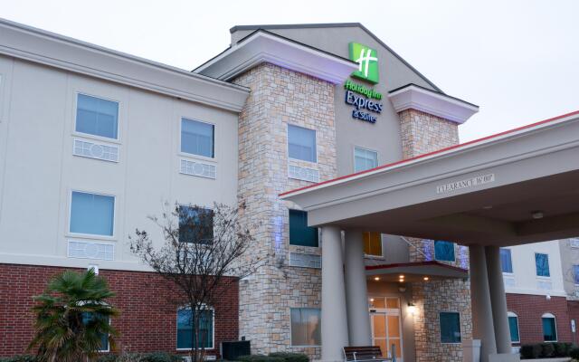 Holiday Inn Express & Suites New Boston, an IHG Hotel