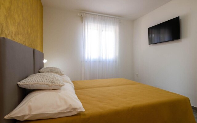 Beautiful Home in Barban With Outdoor Swimming Pool, Wifi and 2 Bedrooms