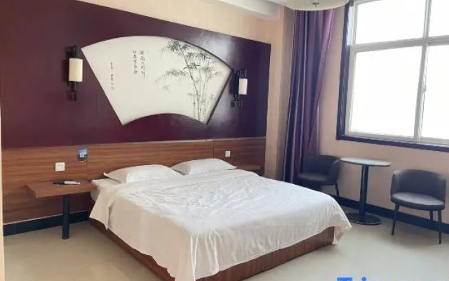 Junxian city gold fast hotel
