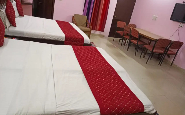 Airport Hotel Parikshit Palace