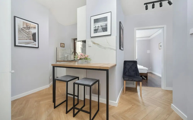 Wroclaw Center Apartment by Renters
